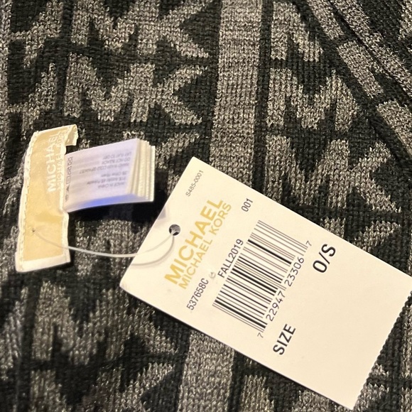 NWT Michael Kors winter scarf - Picture 1 of 2